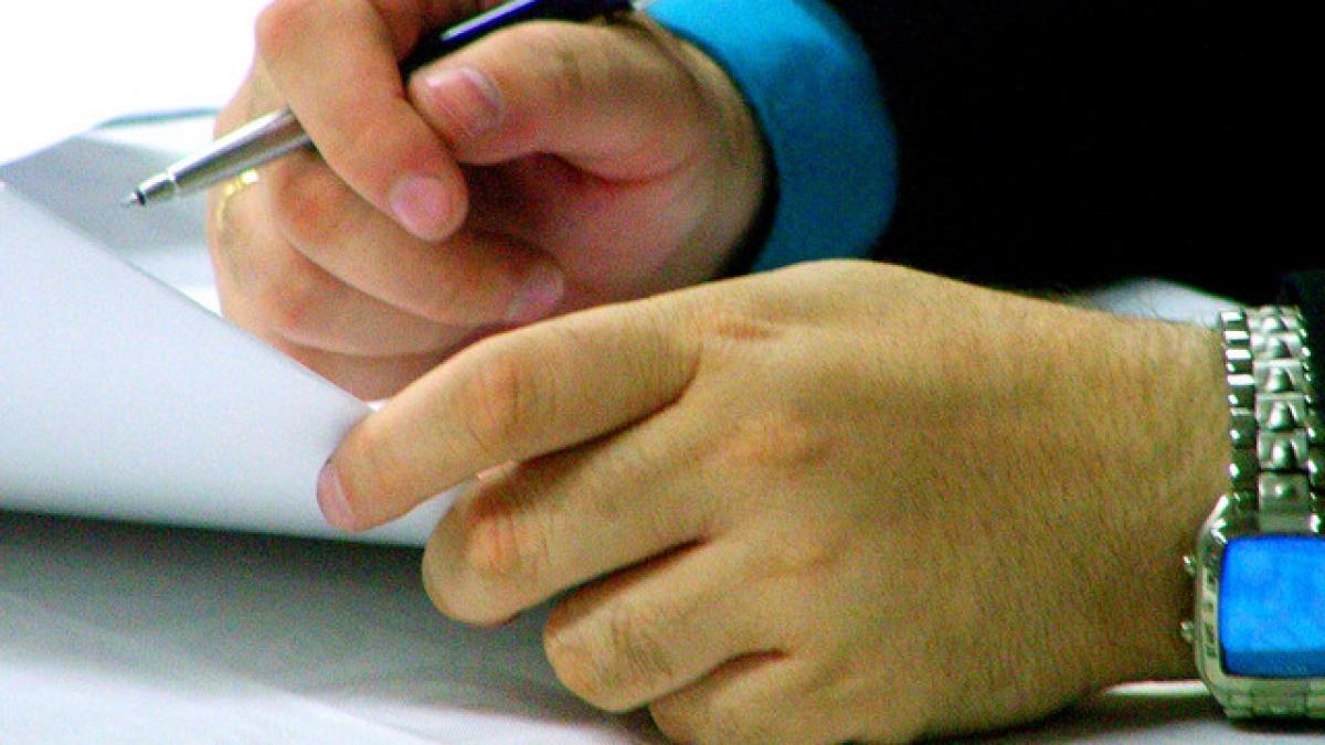 a fost dat afara de la echipa la cateva ore de la semnarea contractului