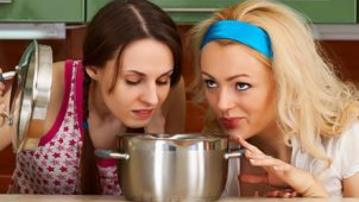 ce sa mananci si sa bei dupa mesele copioase de sarbatori ca sa te simti mai bine