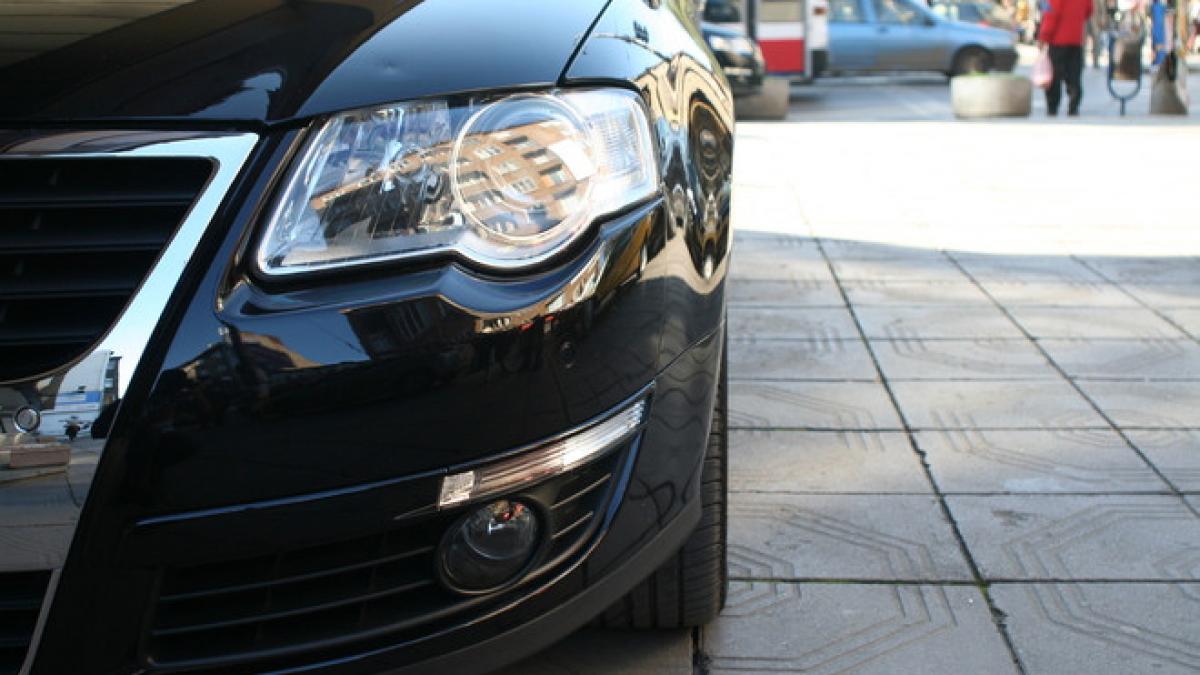 curtea constitutionala isi cumpara zece masini de lux judecatorii se vor plimba in masini de 60 000