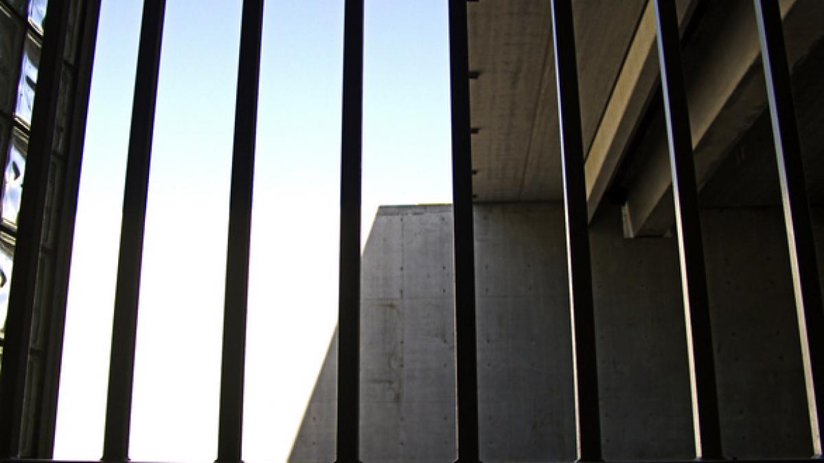 pretul scump al ingamfarii a postat o poza pe facebook si a ajuns la inchisoare