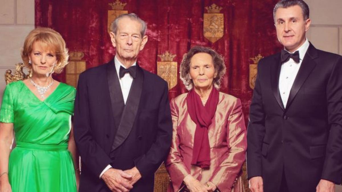 scandalul din jurul case regale ia amploare cine vrea sa dea sah la rege