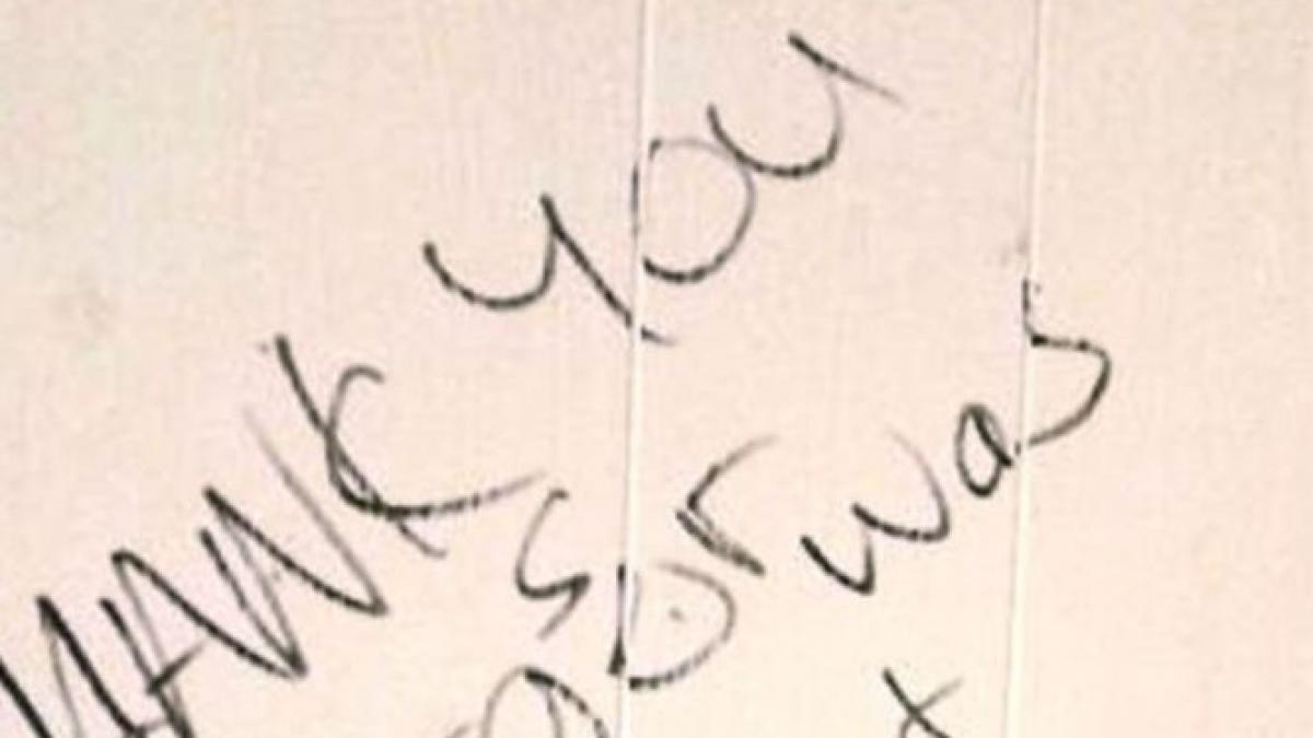 au jefuit un club de fotbal si au lasat un mesaj pe pereti