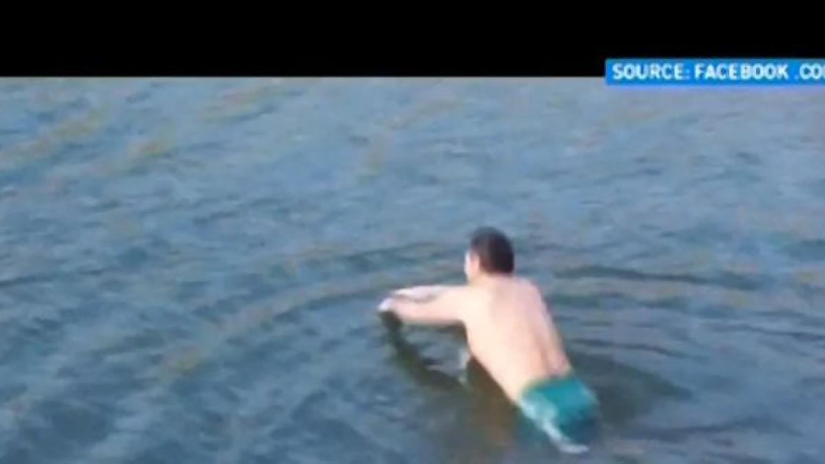 Bathing in outside temperatures way below zero
