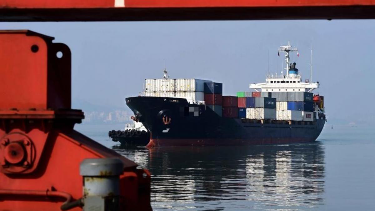 o nava de transport rusa retinuta in danemarca cu intregul echipaj beat la bord presa