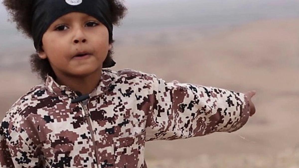 copil filmare teroristi stat islamic