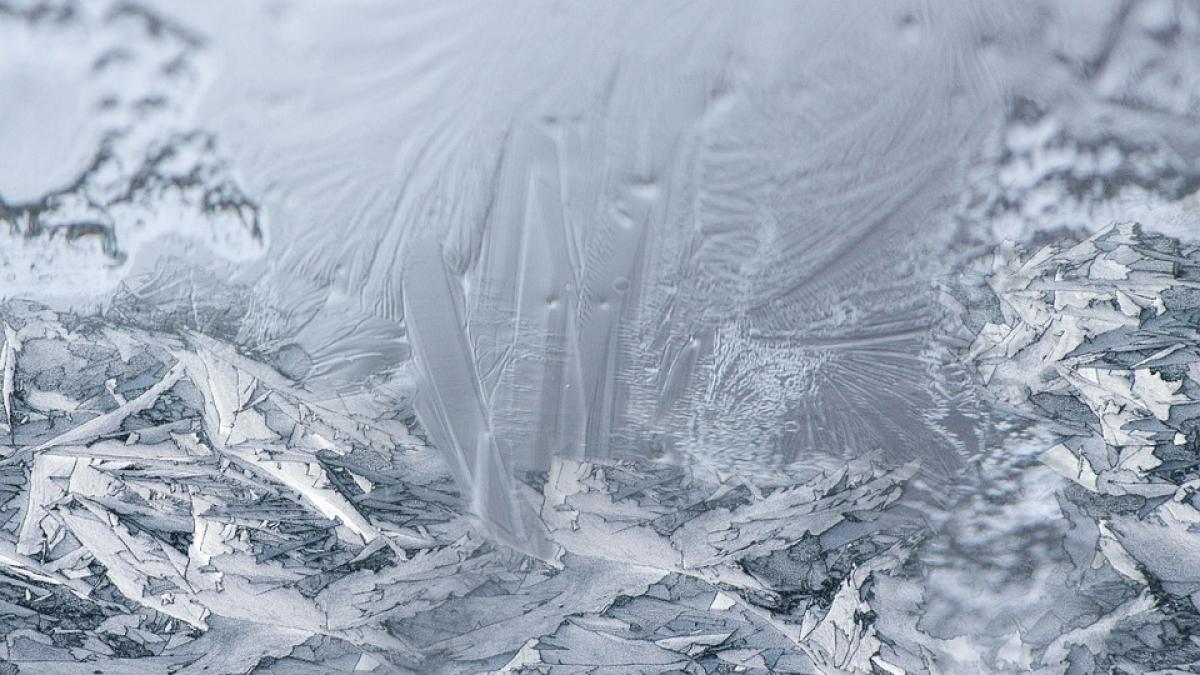 mii de bucuresteni fac frigul in apartamente elcen si radet se acuza reciproc