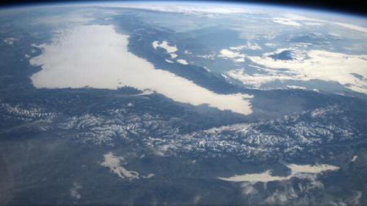 nasa iarna munti alpi