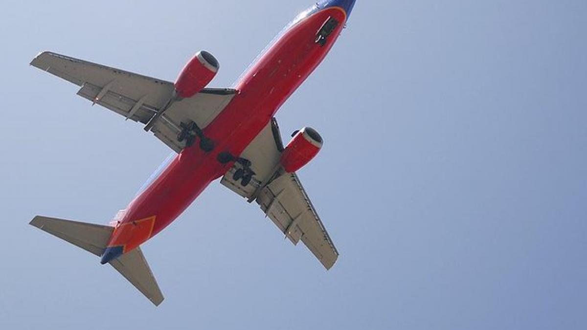 pilotul unui avion care zbura din olanda spre china injunghiat de un pasager