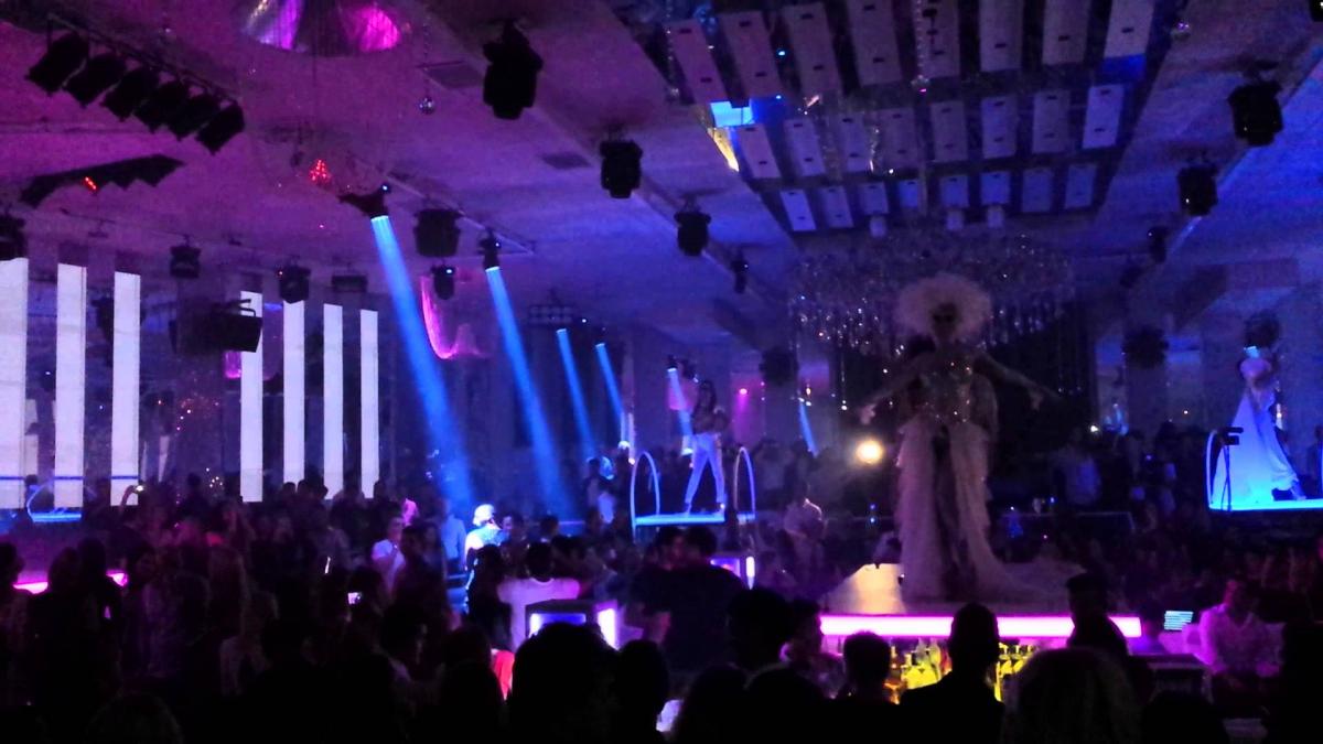 un club celebru din capitala scos la vanzare