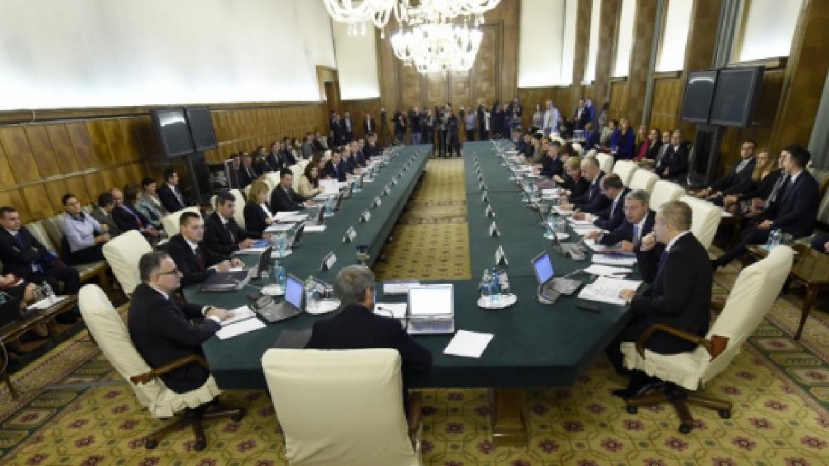 guvernul schimba codul fiscal romanii fara venituri ar putea scapa de plata cass