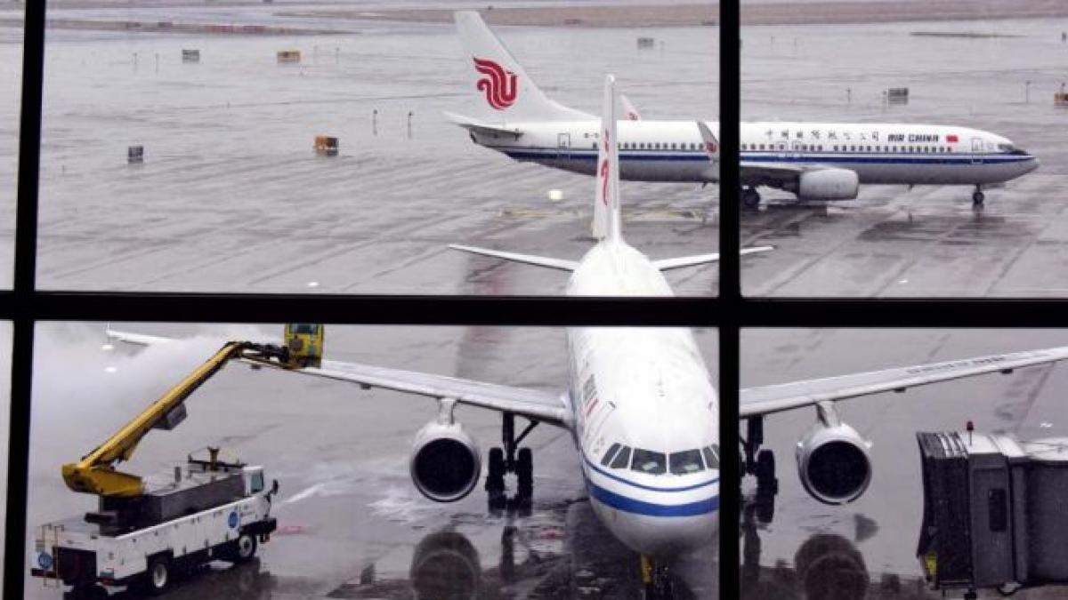 traficul aerian grav afectat de conditiile meteo ce s a intamplat cu doua avioane care ar fi