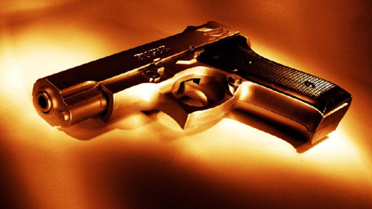 copil sinucis arma impuscat