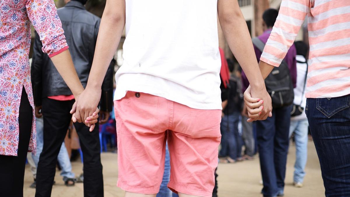 dgaspc dambovita angajata care ii ajuta pe proxeneti sa racoleze fete din centrul social nu a fost