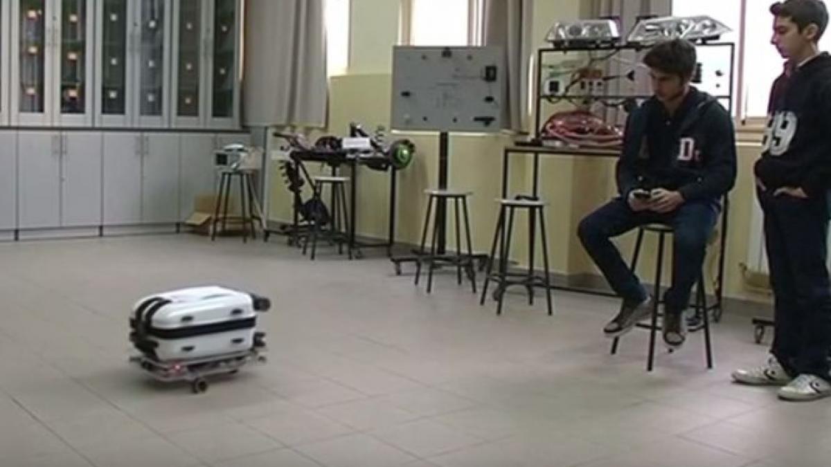 valiza inteligenta aeroport bagaj