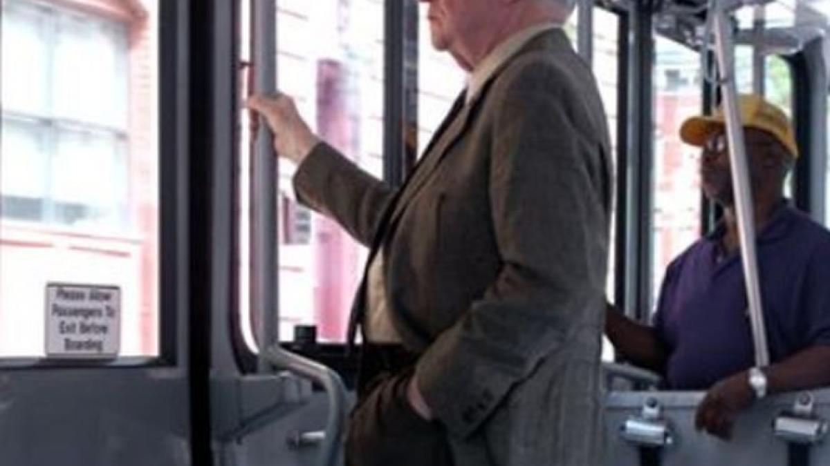 ce a patit un roman intr un autobuz din olanda