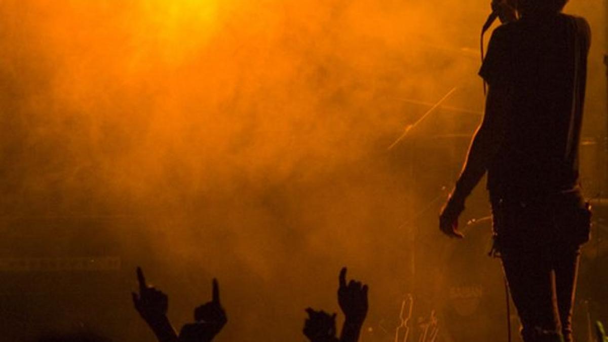 muzicianul colin vearncombe in coma