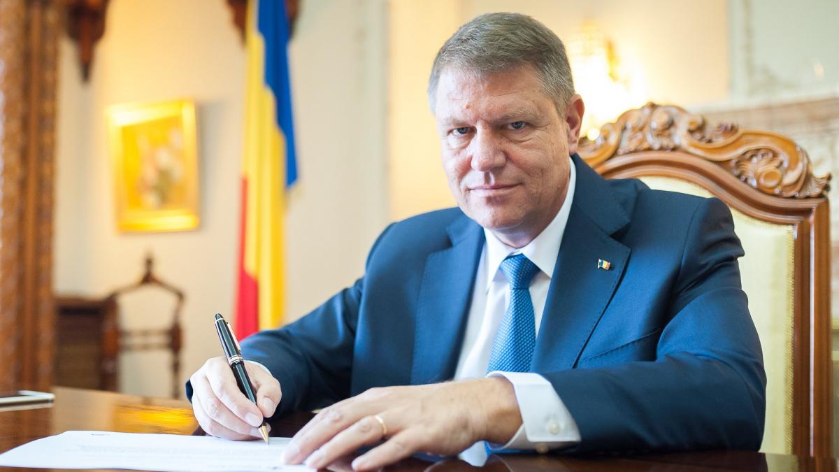 demiteri in ministerul de interne klaus iohannis a semnat decretele