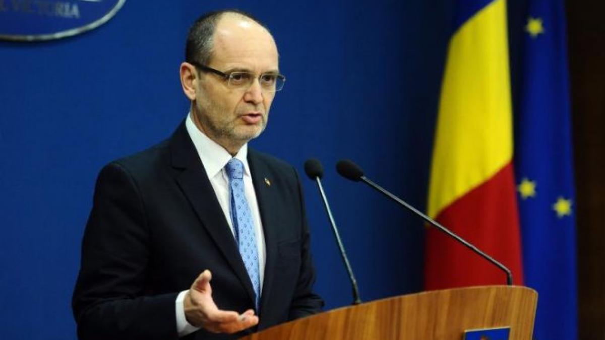 ministrul educatiei acuzat de conflict de interese