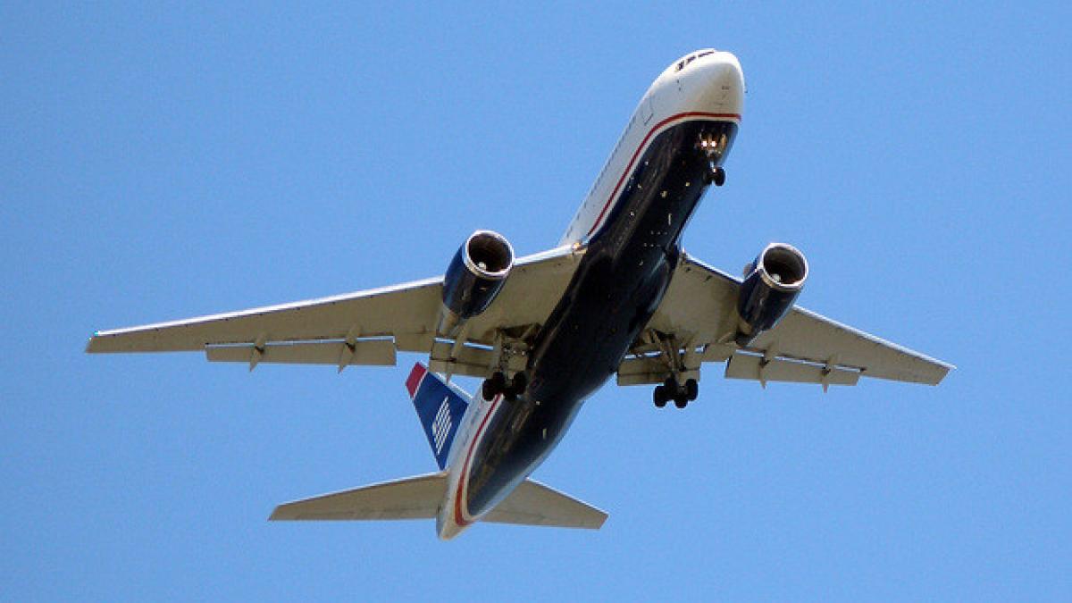 amenintare cu bomba avionul a aterizat de urgenta