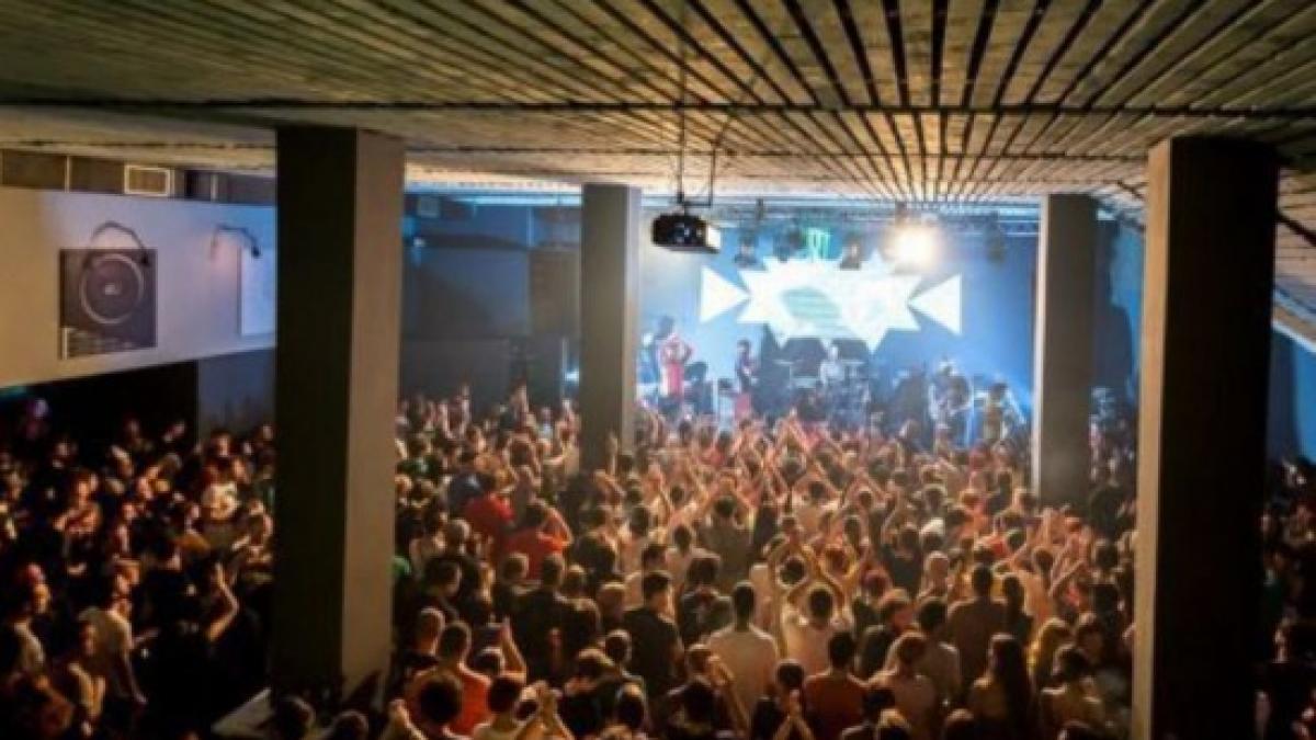 anchetatori ridica probe colectiv