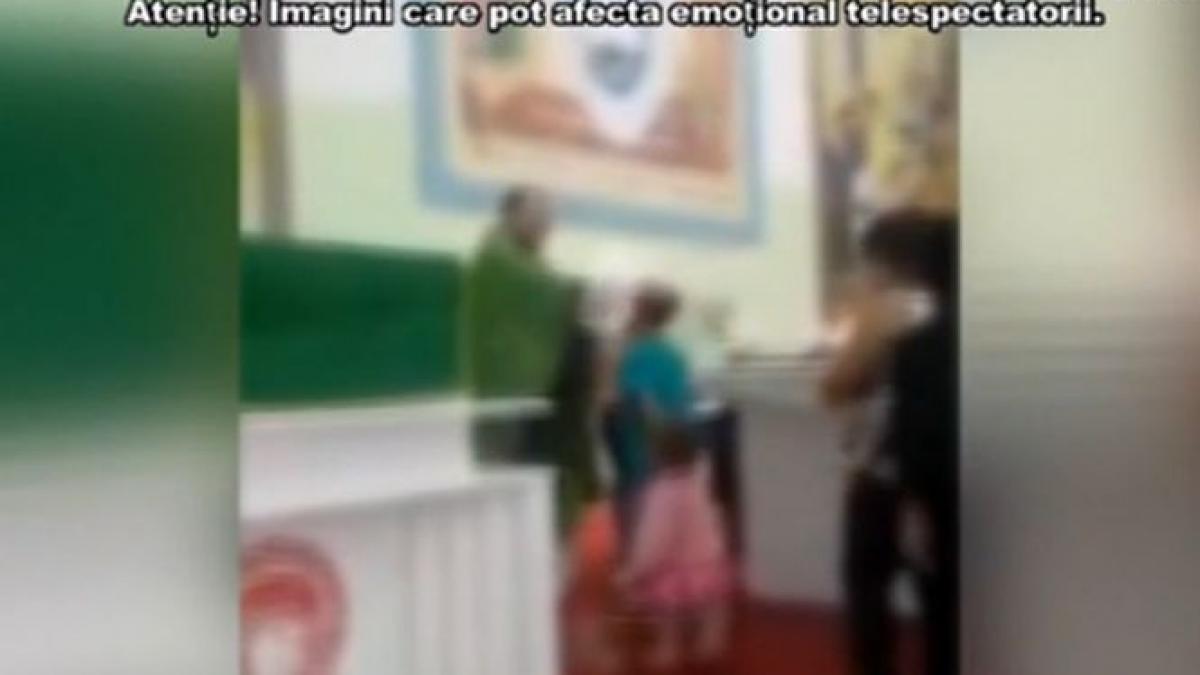 un nou scandal in biserica preot filmat in timp ce batea copii in fata altarului