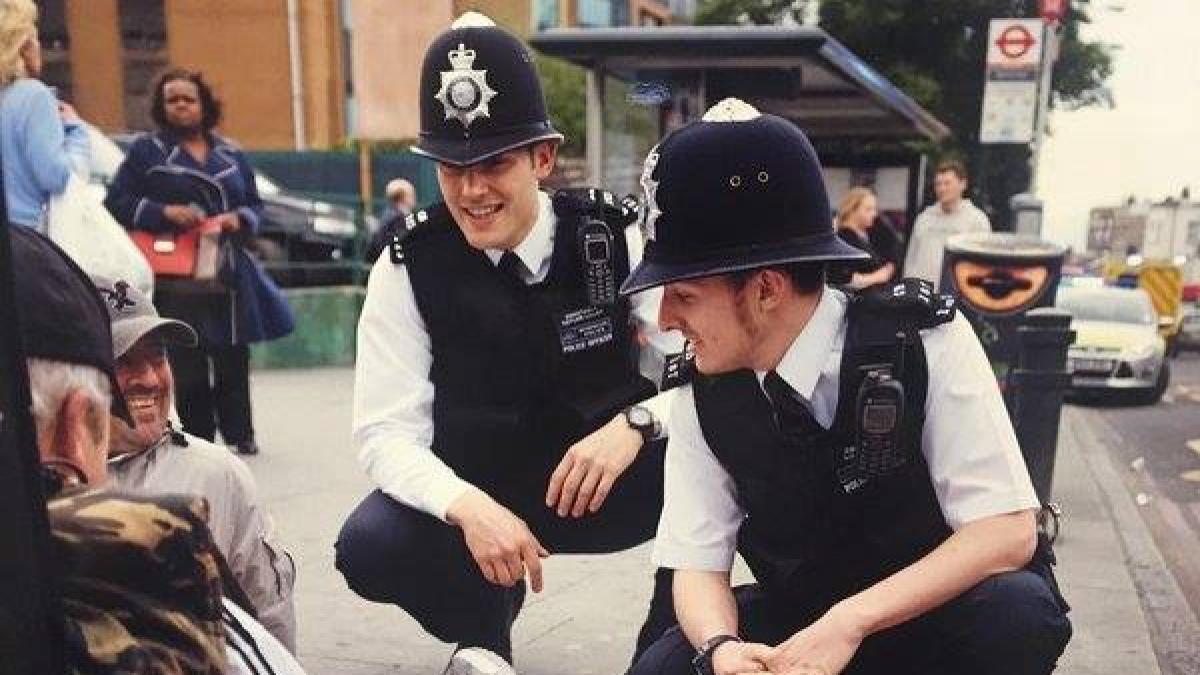 politia metropolitana londoneza oferta de munca pentru romani