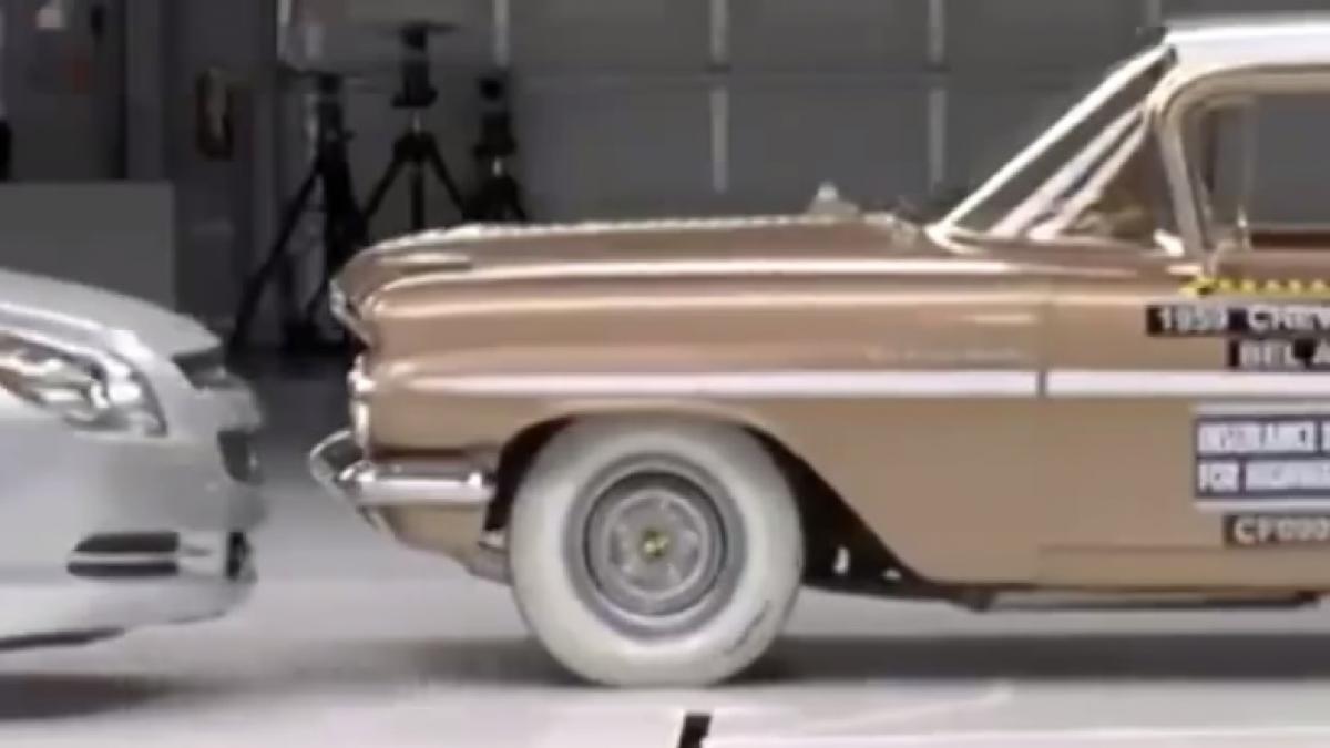 crash test uluitor o masina din 1959 impact cu una actuala video