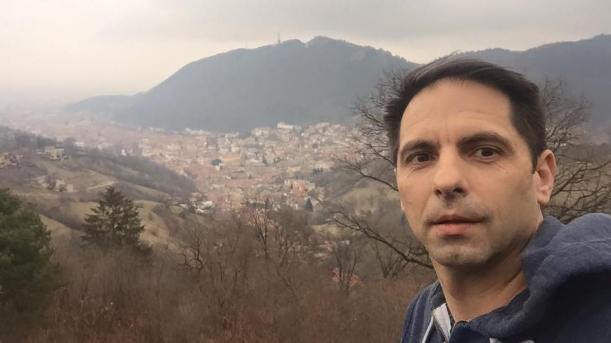 dan negru masina iarna