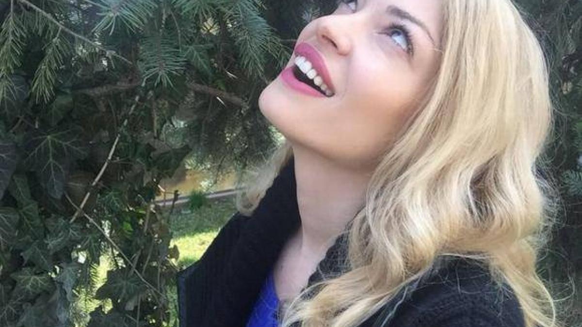 anuntul facut de valentina pelinel pe facebook eu si cu bebe