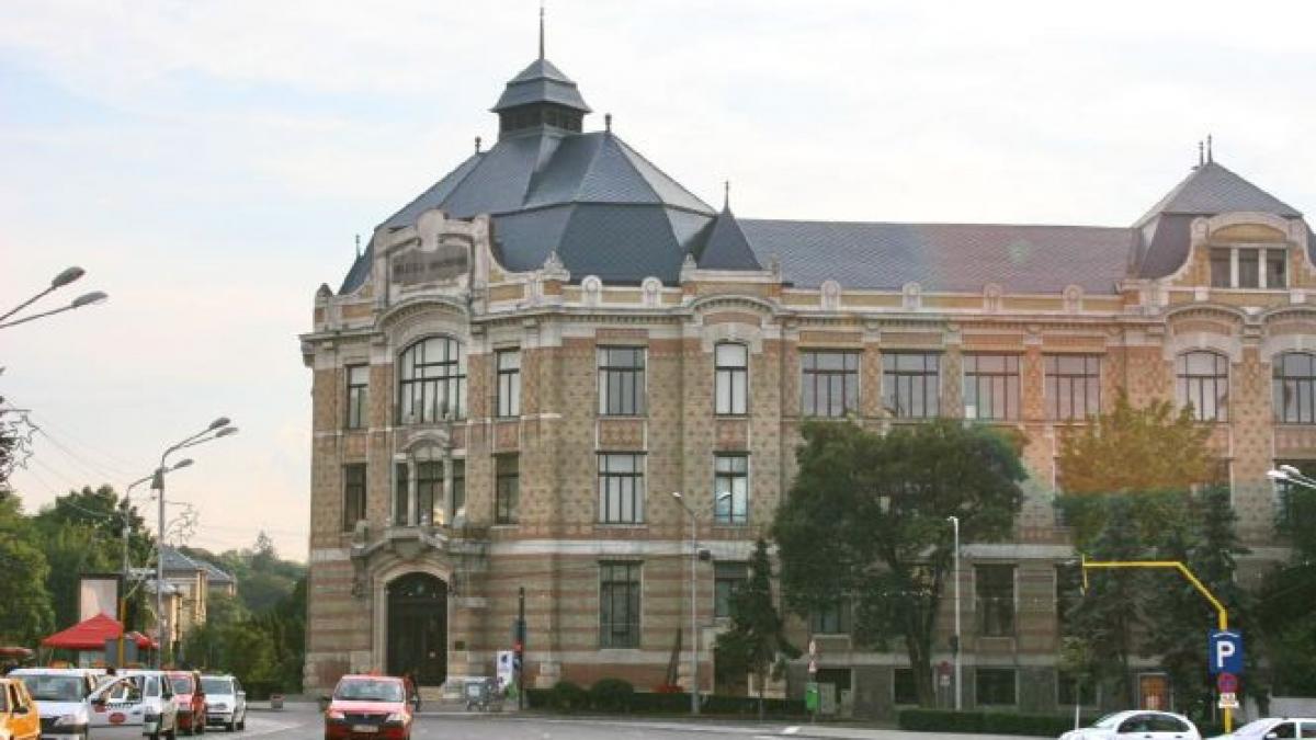 Cum a ajuns statul român să plătească, pentru a funcţiona în clădirile retrocedate