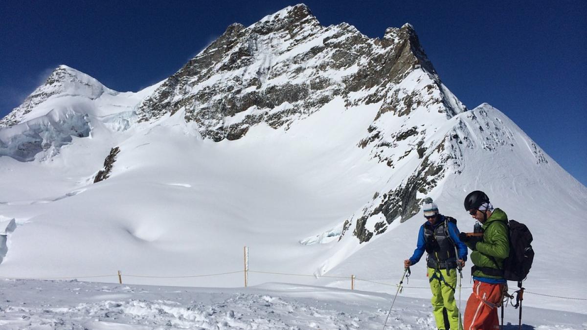 greseli vestimentare care te pot costa viata pe munte