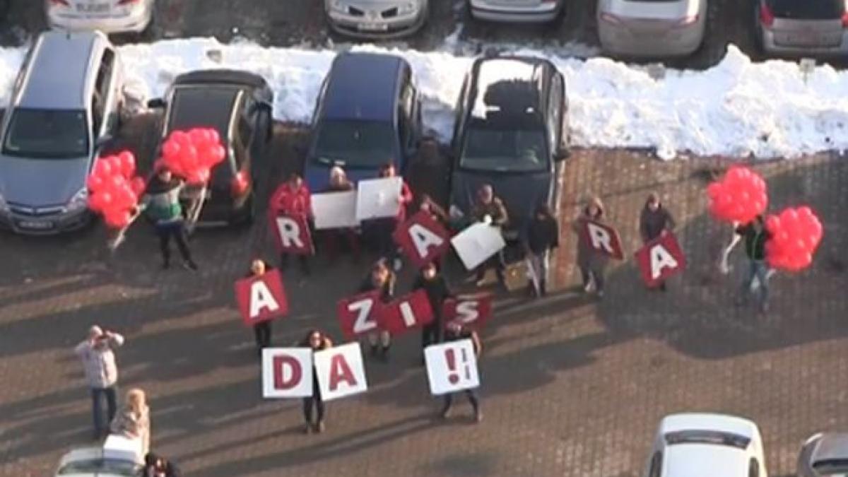 cea mai frumoasa cerere in casatorie ce a vazut tanara din bucuresti cand a privit pe geamul