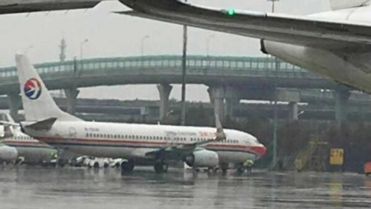 incident aviatic pe un aeroport din china doua aeronave s au acrosat pe pista