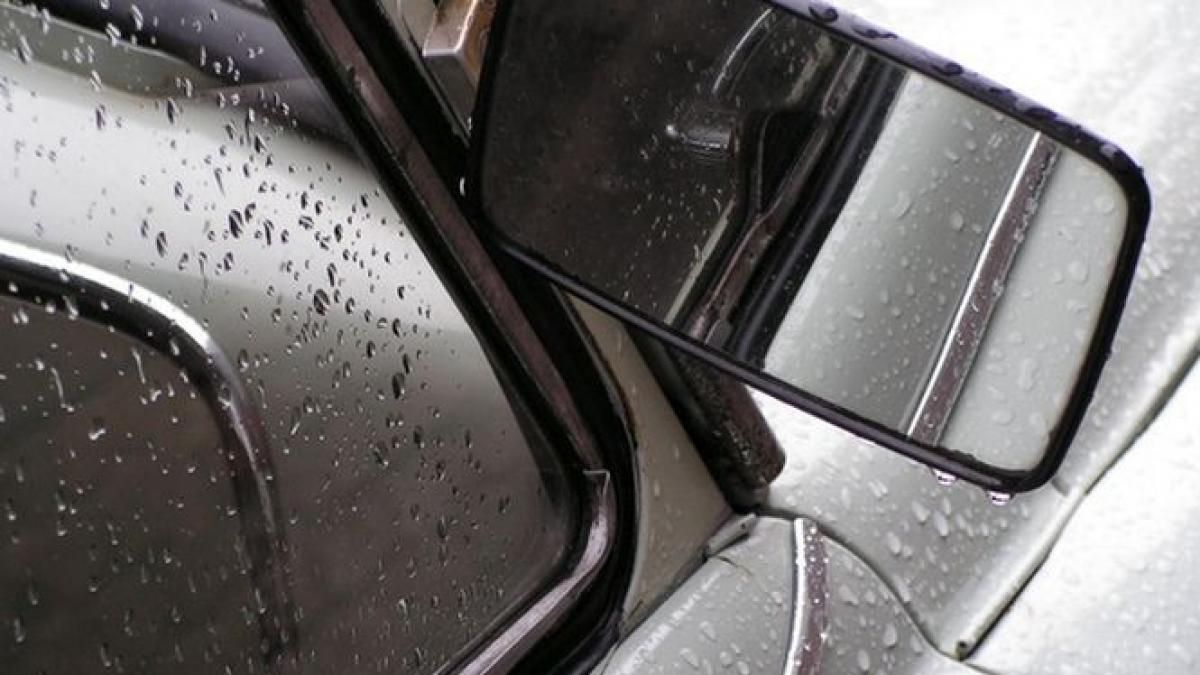 a auzit tipete intr o masina a deschis repede portiera si a fost socat ce se intampla de fapt in