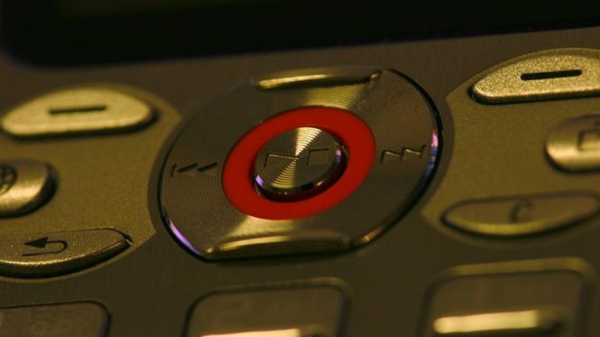 aparat telefoane ascultate