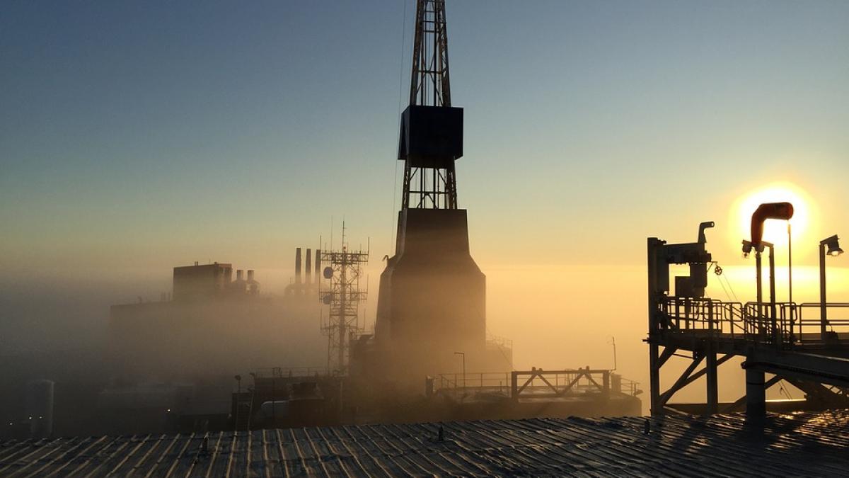 titeiul iranian va fi prelucrat la rafinaria petrotel din romania