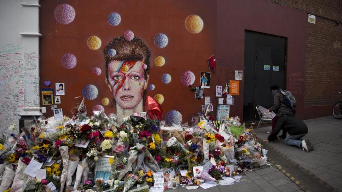 david bowie cenusa imprastiata