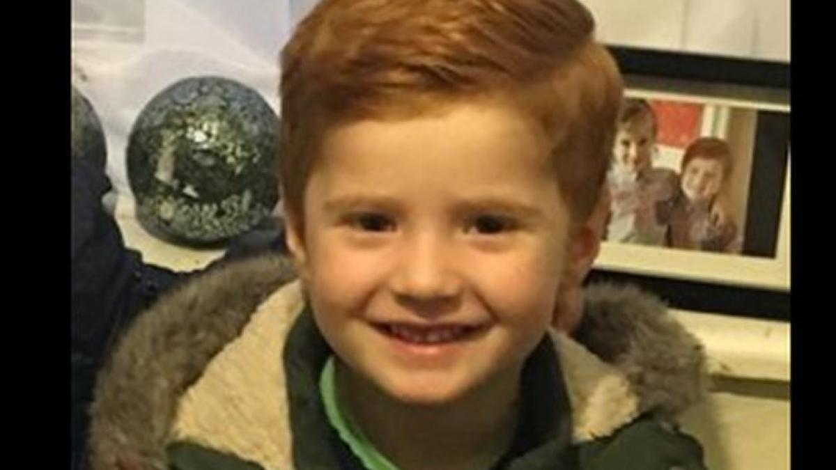 isi tinea copilul de mana in autobuz cand s a intamplat ceva foarte urat reactia mamei a fost