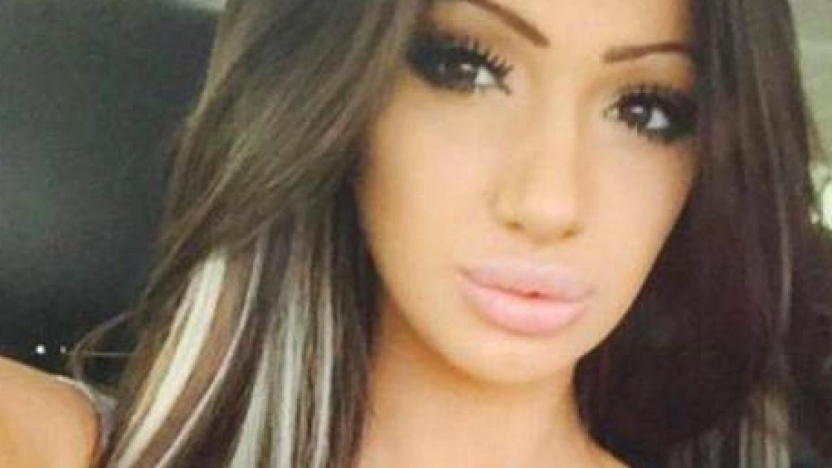 o concurenta de la x factor si a facut un selfie asezata pe un fotoliu fanilor nu le a venit sa