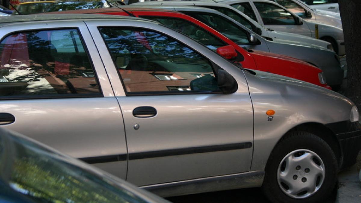 imagine revoltatoare ce se intampla in parcarea unui cunoscut magazin din romania