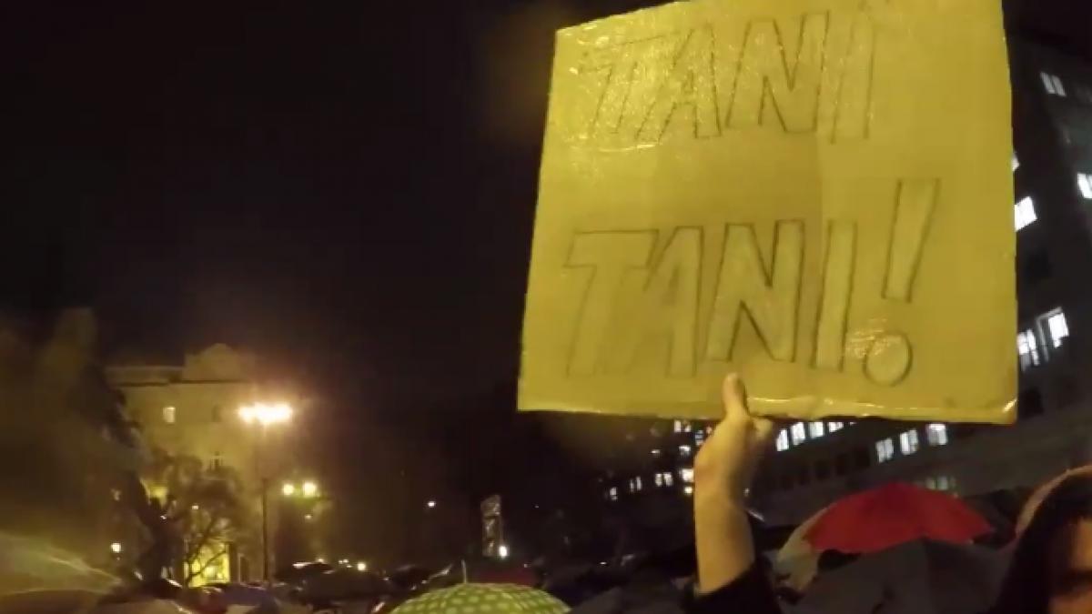 mii de persoane au protestat in ungaria denuntand stilul autoritarist impus in sistemul educational