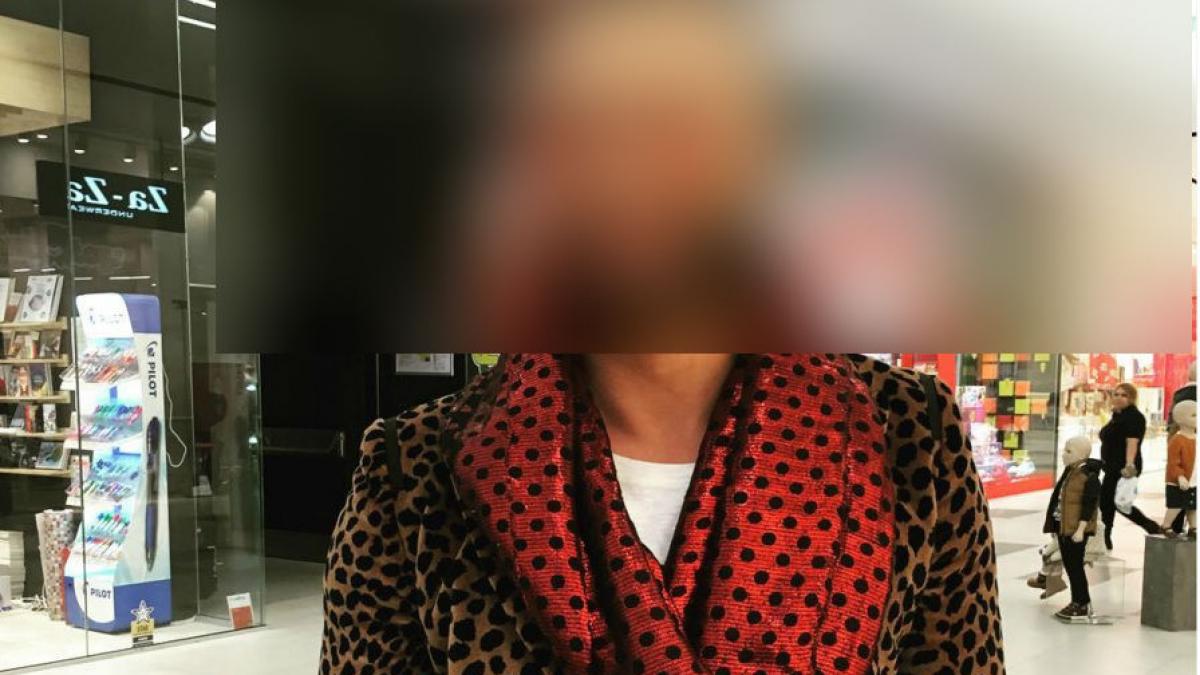 a aparut intr un mall din bucuresti trecatorilor nu le a venit sa creada ca e el