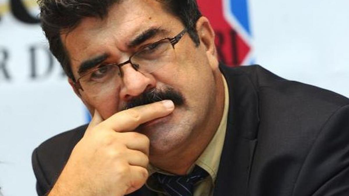 fostul sef al complexului energetic oltenia acuzat ca isi spiona angajatii