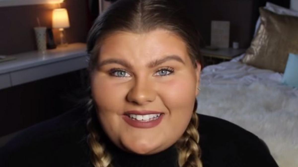 a intrat intr un magazin si a vrut sa probeze niste haine