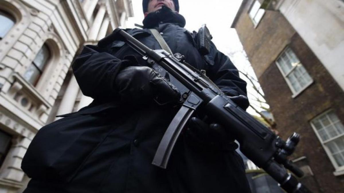 alerta cu bomba la metroul din londra