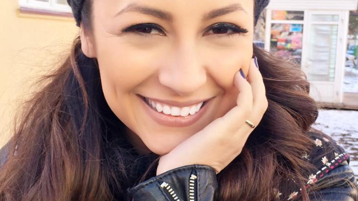 andra aparitia socanta care a pus pe ganduri presa tabloida