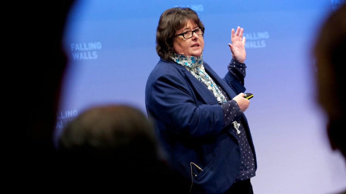 intelectualii lui basescu au ajuns sa se injure public