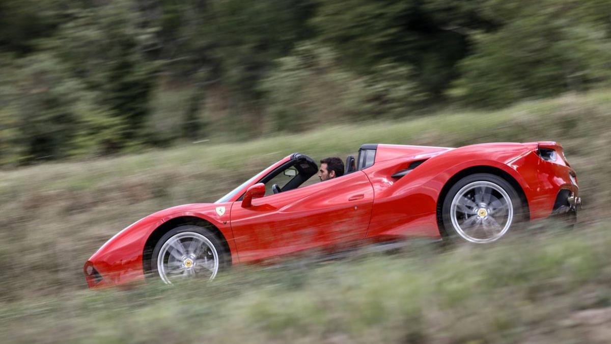 cel mai scump ferrari din lume ajunge in garajul unui fotbalist de talie internationala