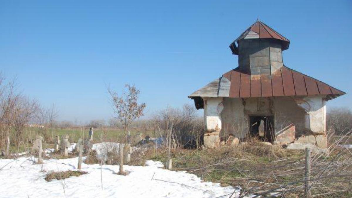 romania nevazuta biserica din baragan in care fantomele sunt la ele acasa