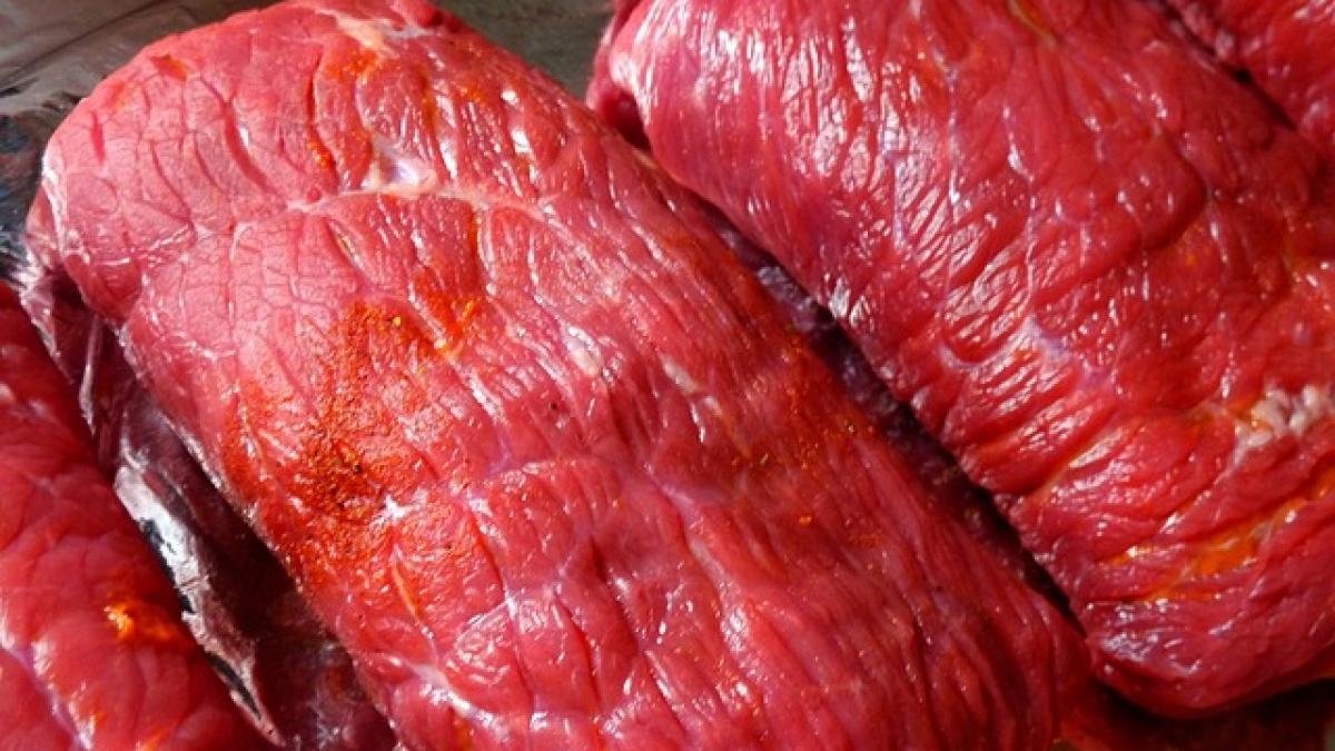 o tona de carne stricata confiscata de politisti din piata tomis iii